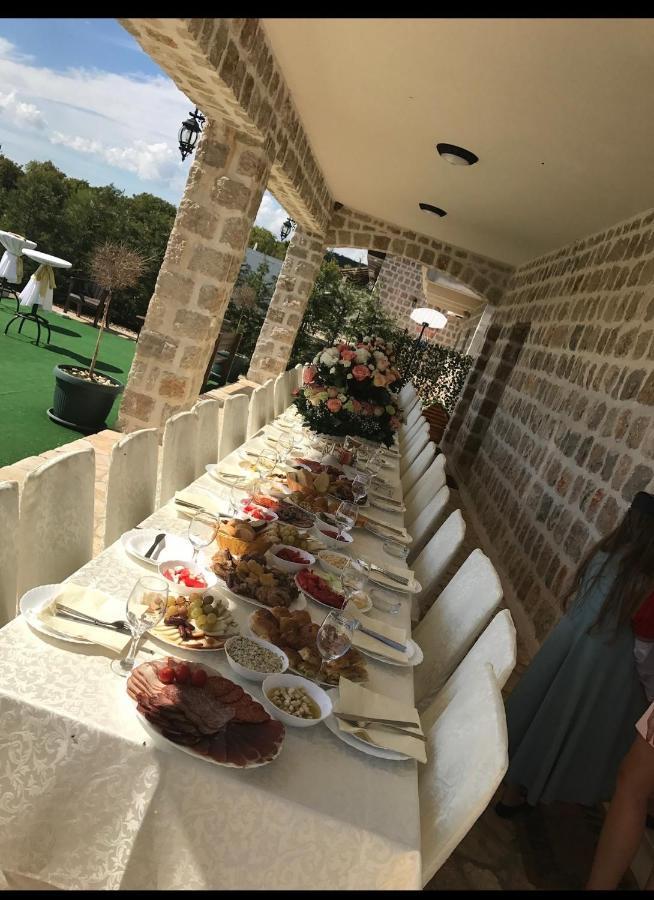 Etno Selo Montegoat Hotel Nikšić Buitenkant foto