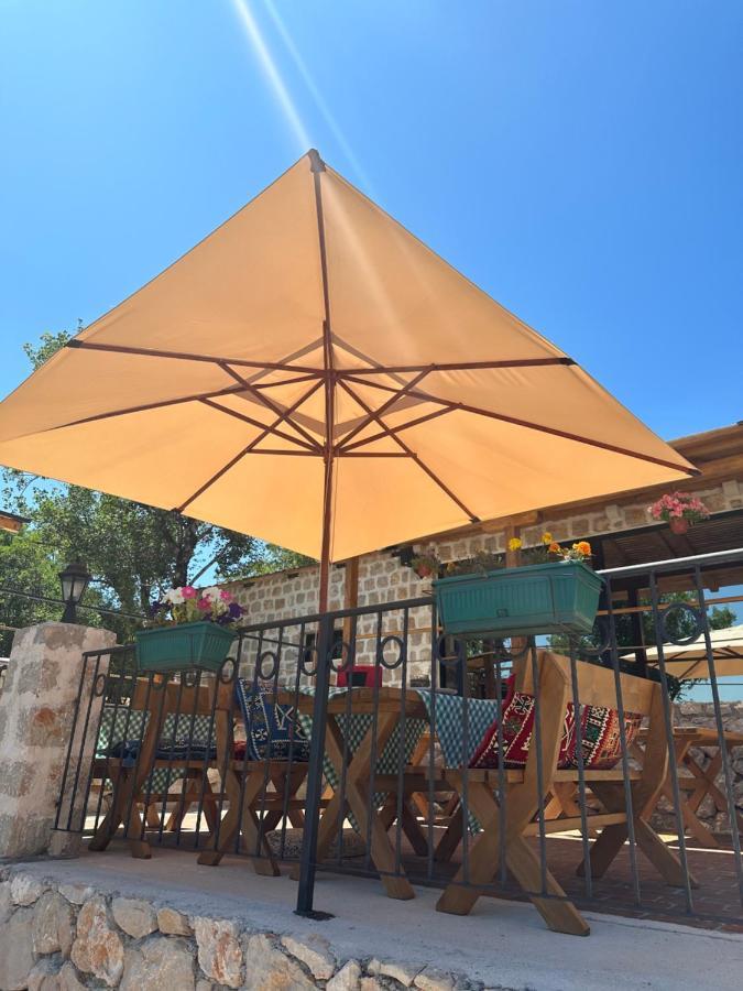 Etno Selo Montegoat Hotel Nikšić Buitenkant foto