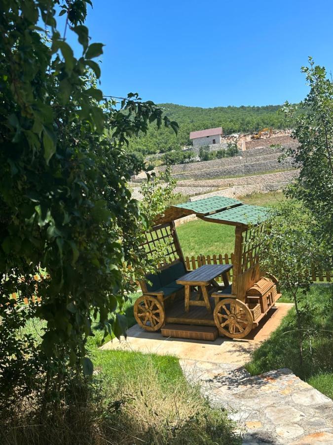 Etno Selo Montegoat Hotel Nikšić Buitenkant foto